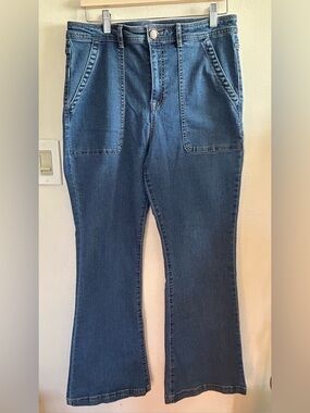 KNOX ROSE Women’s Blue Denim FLARED Jeans with Front Patch Pockets Size 14